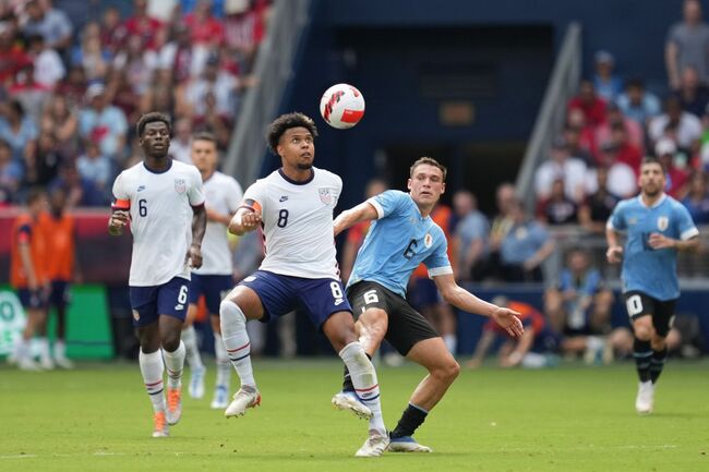 Màn so tài giữa Mỹ vs Uruguay